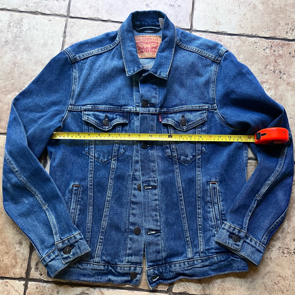 Levi’s Denim Jacket (women)